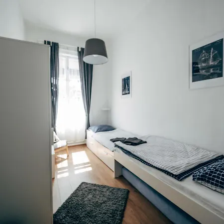 111 Auberge de jeunesse *